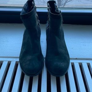 Great Condition Weatherproof Sorel Lolla Ankle Boots